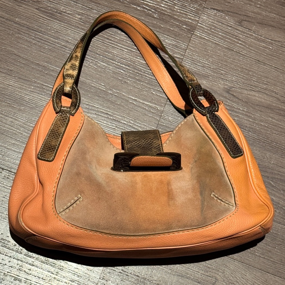 Rare Tod’s shoulders bag